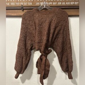 Forever 21 Cropped Tie Back Sweater Long Sleeve Size Medium (1440)